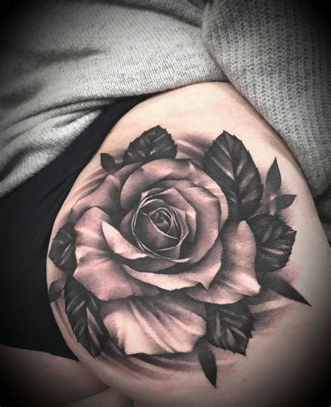 tattoo de flor na bunda|Tatuagens na Bunda para Mulheres ousadas